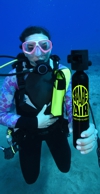 Spare Air is easy to pass to other divers